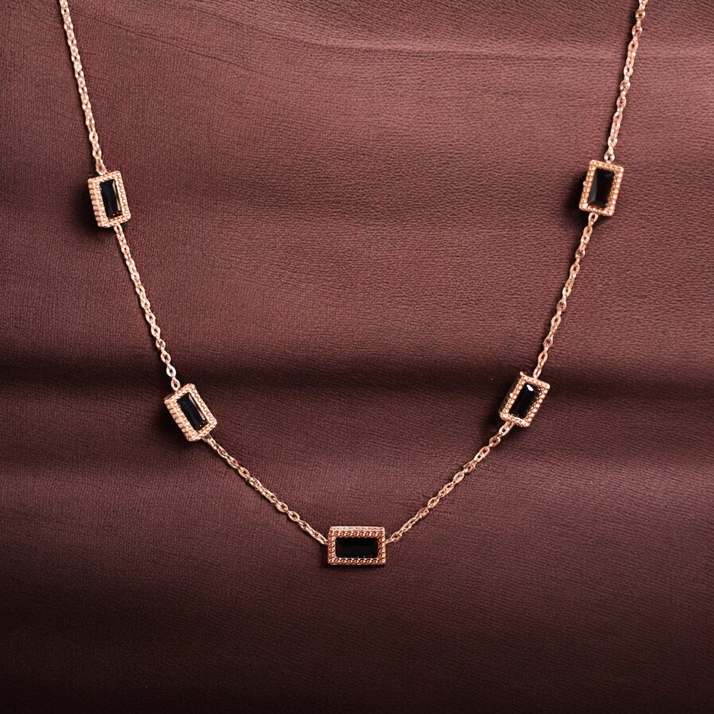 Black Stone Rosegold Chain