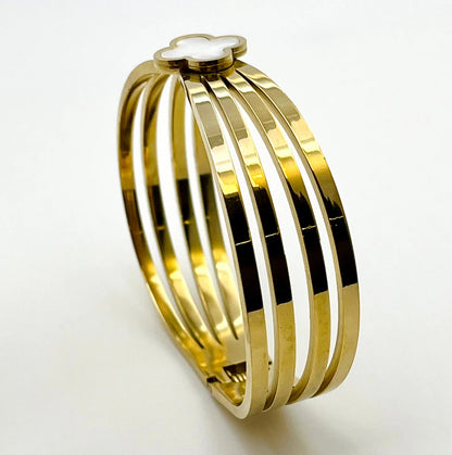 18Kt Clover Bangle Bracelet